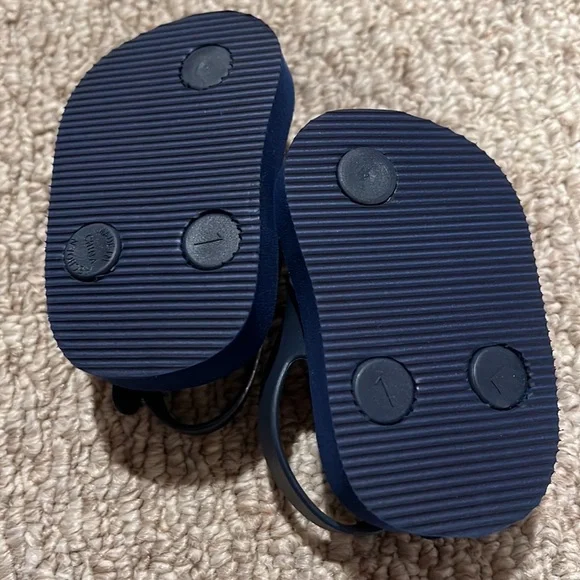 THREE pair of Old Navy baby shoes, size 0-3 months EUC! - Picture 7 of 7